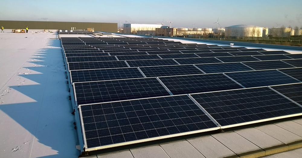 zonnepanelen-dak-in-aanbouw